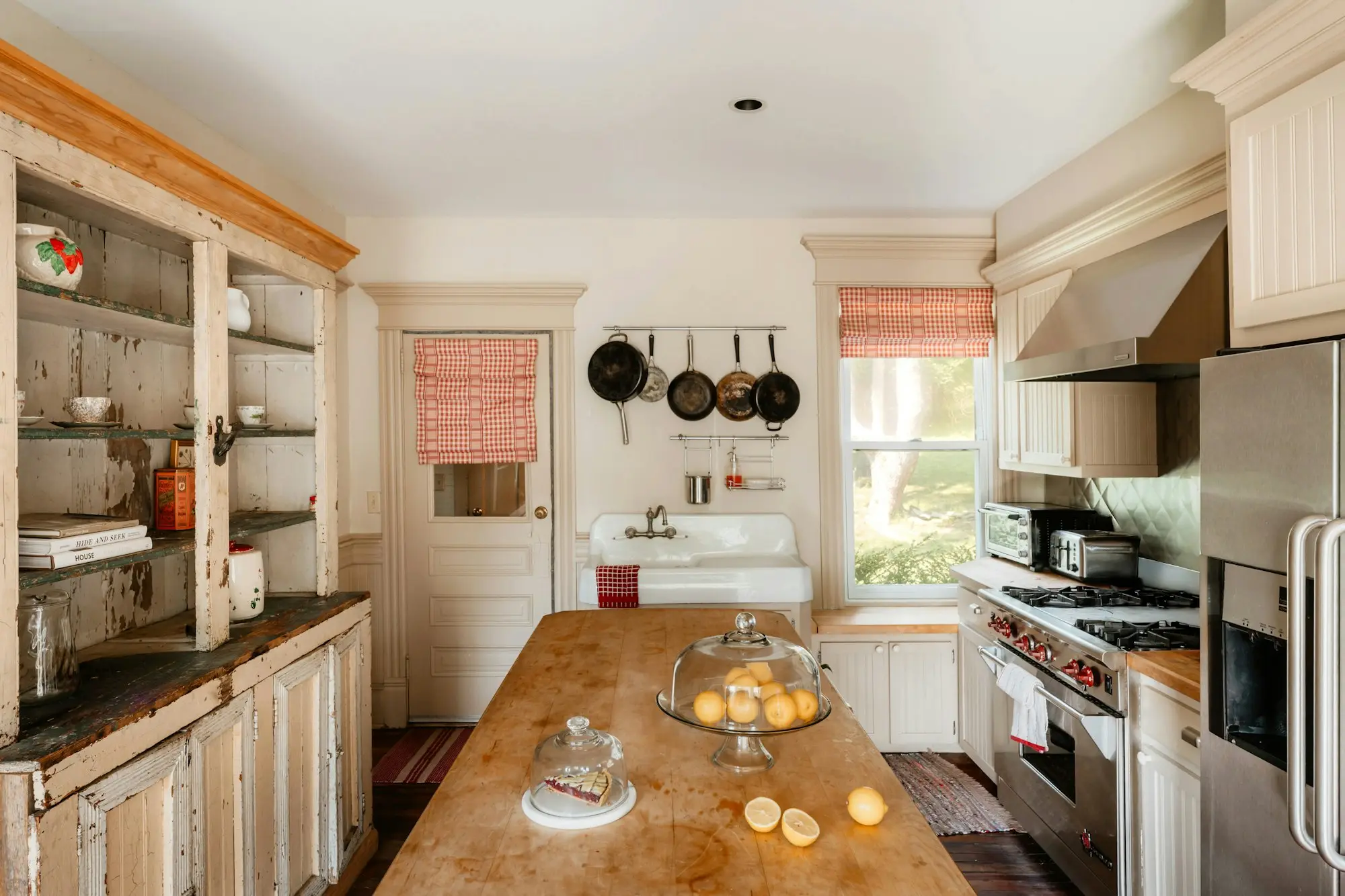 Family business owners planning farmhouse